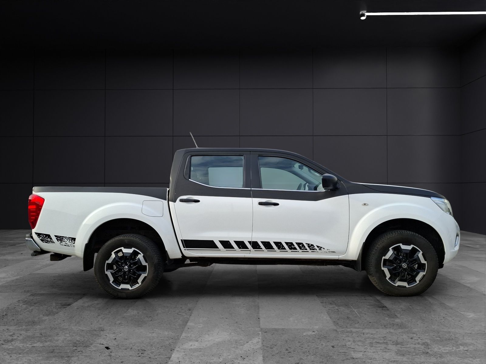 Fahrzeugabbildung Nissan Navara NP300 4x4 ASG 03.2027 o. 160T KM AHK Klim