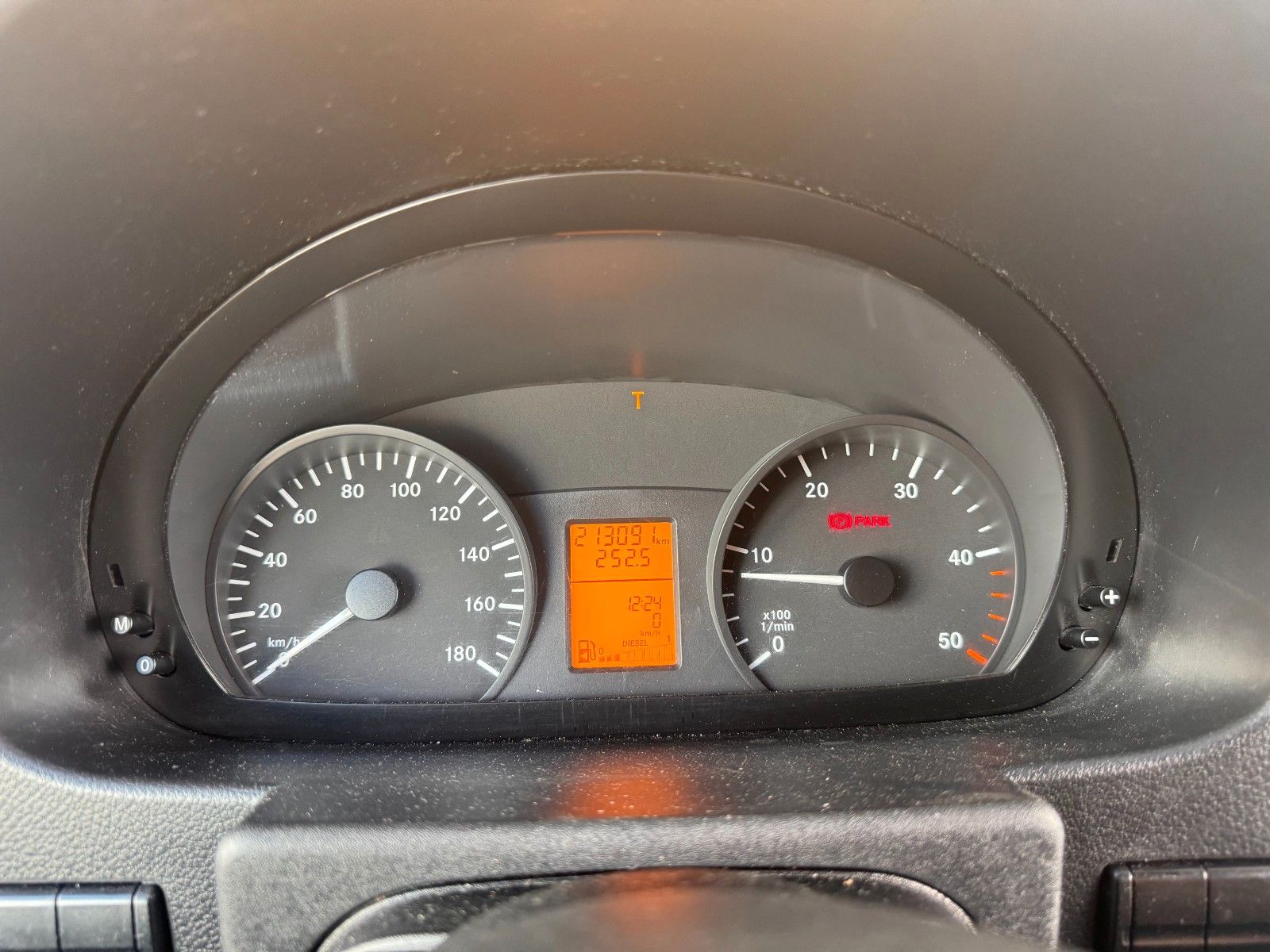 Fahrzeugabbildung Mercedes-Benz Sprinter 516 CDI 4325 Möbelkoffer Treppe