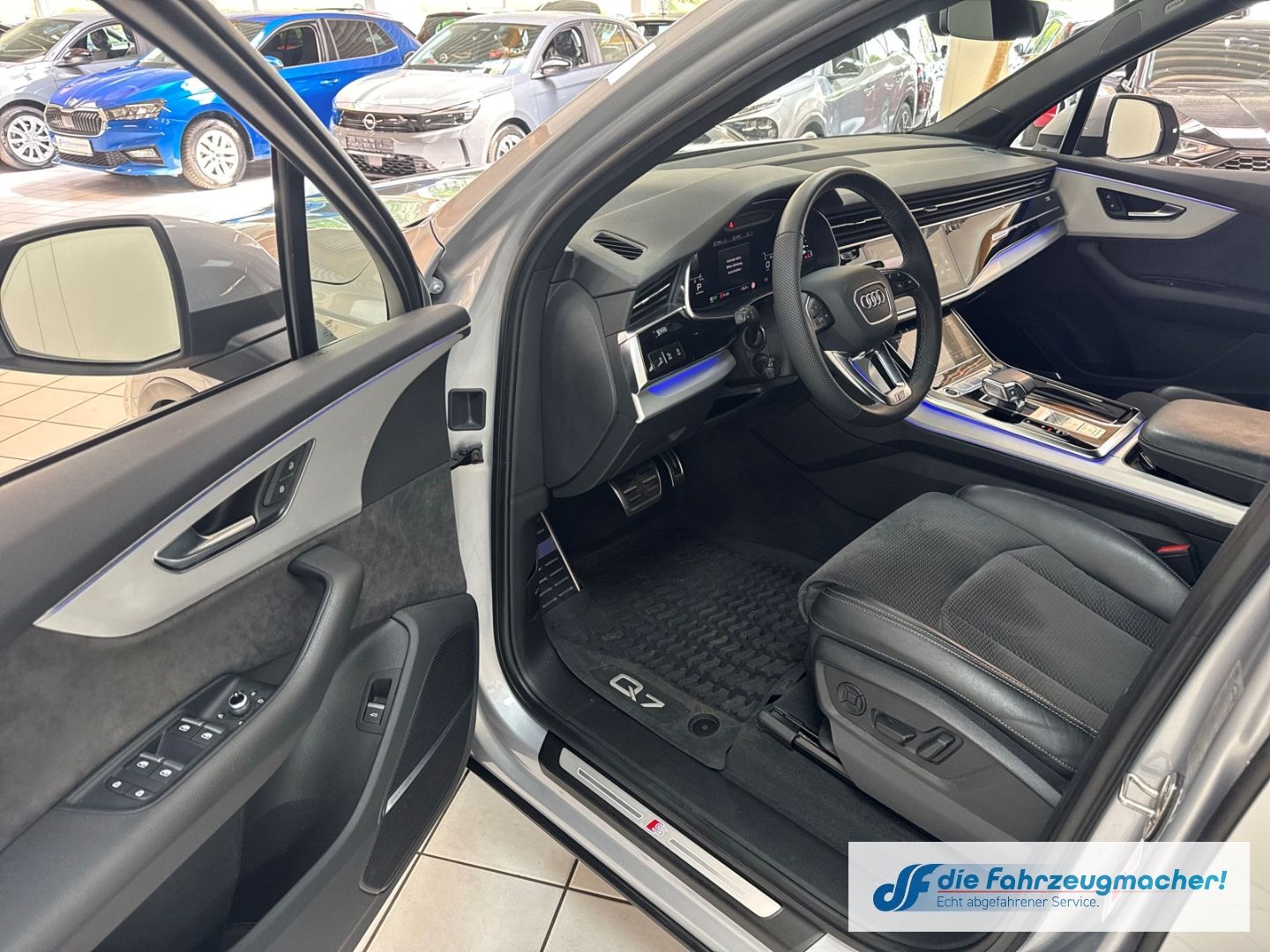 Fahrzeugabbildung Audi Q7 45 TDI quattro S-line Sportpaket LuftfeNiveau