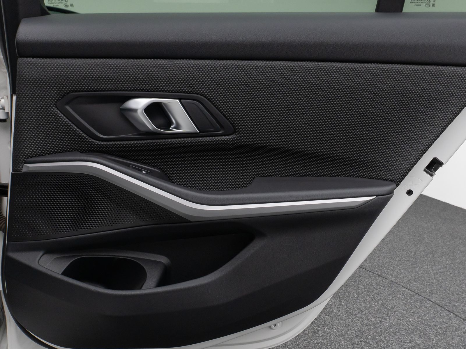 Fahrzeugabbildung BMW 330e Kamera HUD DAB Stop&Go Komfort Fernlichtass