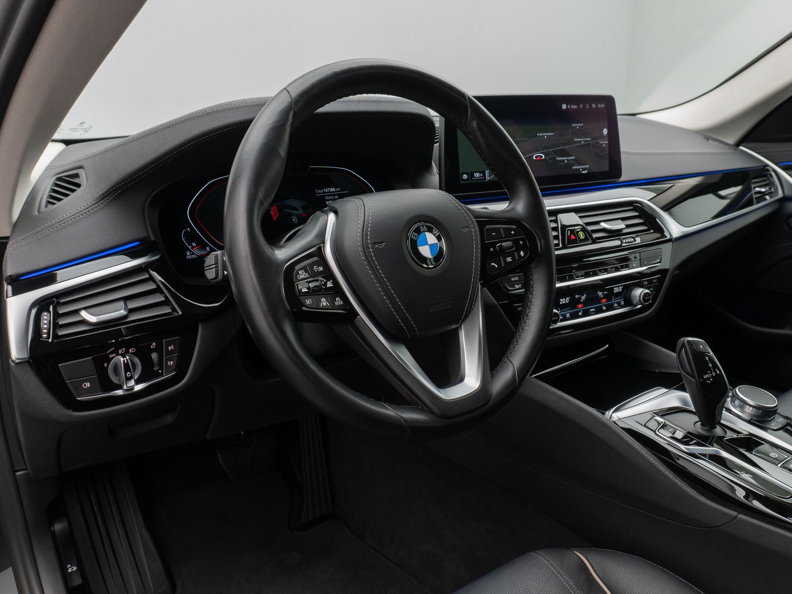 Fahrzeugabbildung BMW 530d LuxuryLine Kamera Laser HUD DAB ACC Komfort