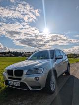 BMW X3 xDrive20d - 1.Hand, Autom., AHK, Navi .. - BMW X3 aus 2011 mit Diesel-Antrieb