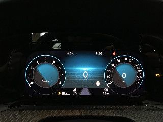 Fahrzeugabbildung Volkswagen Golf VIII Lim. R-Line LED Navi DAB ACC