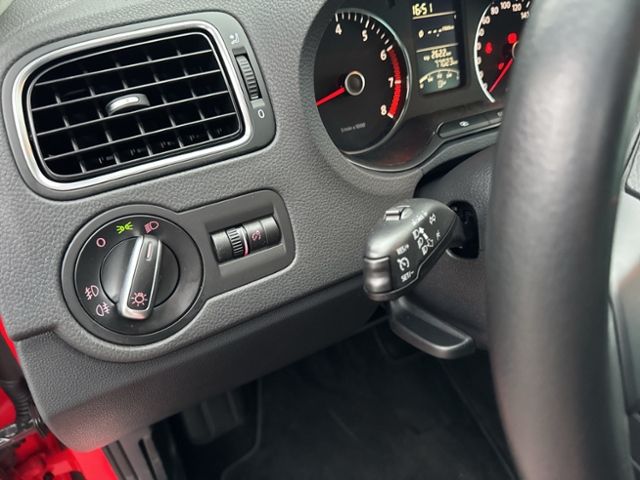 Polo LIFE 1.4 XENON CLIMATR.PDC SHZG GRA ALU