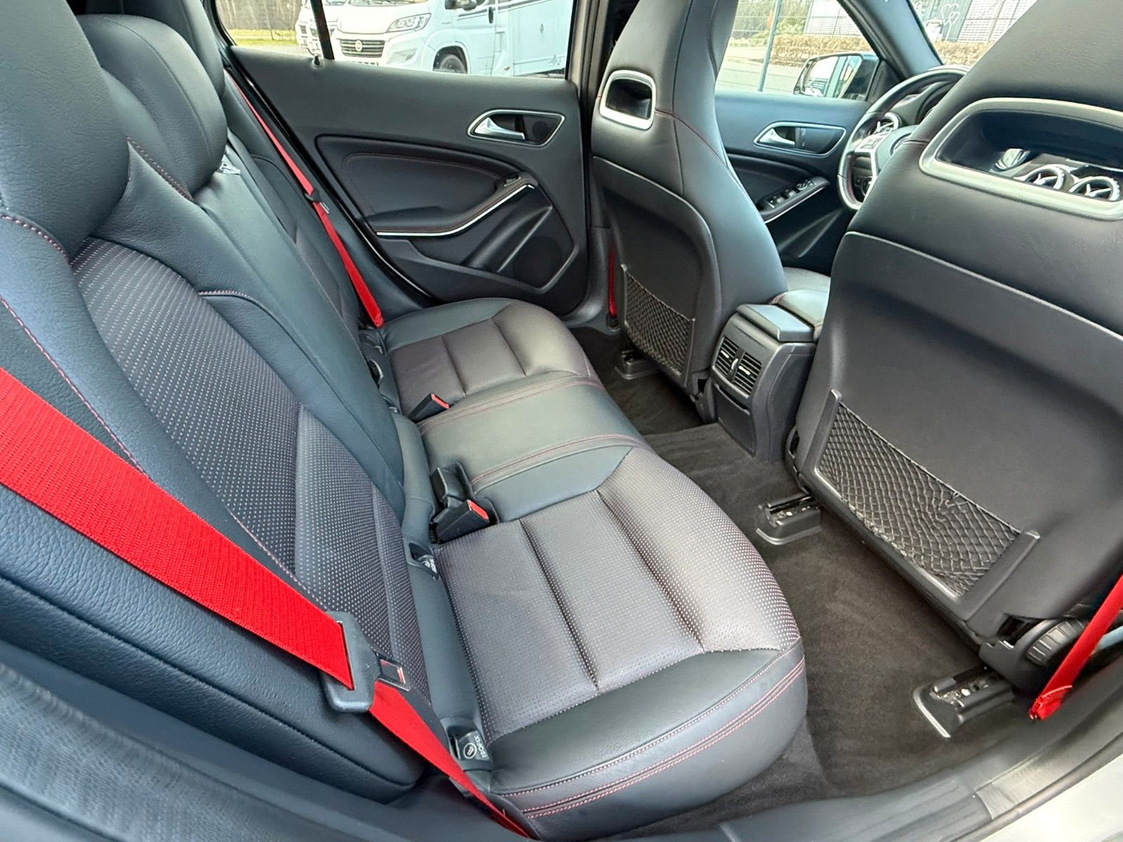 Fahrzeugabbildung Mercedes-Benz GLA 200 GLA Urban