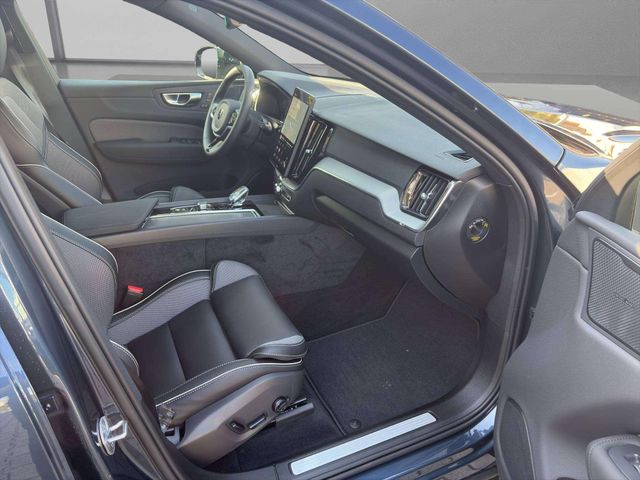 Volvo XC60 Plus Black Edition T6 Recharge Plug-In Hybr