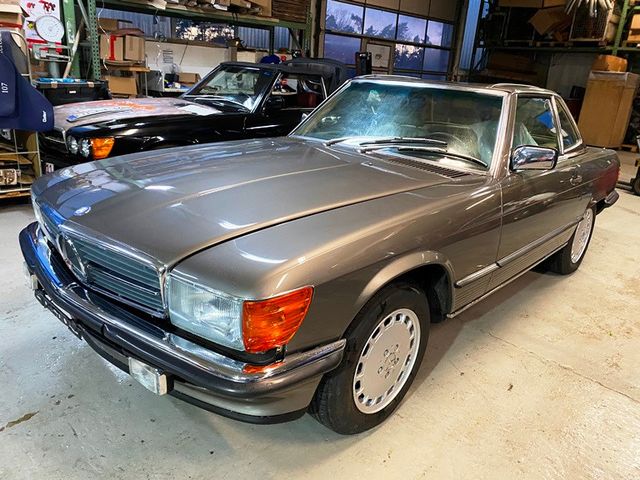 Mercedes-Benz SL 560 japan import mit matching numbers