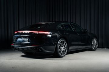 Porsche Panamera - 4