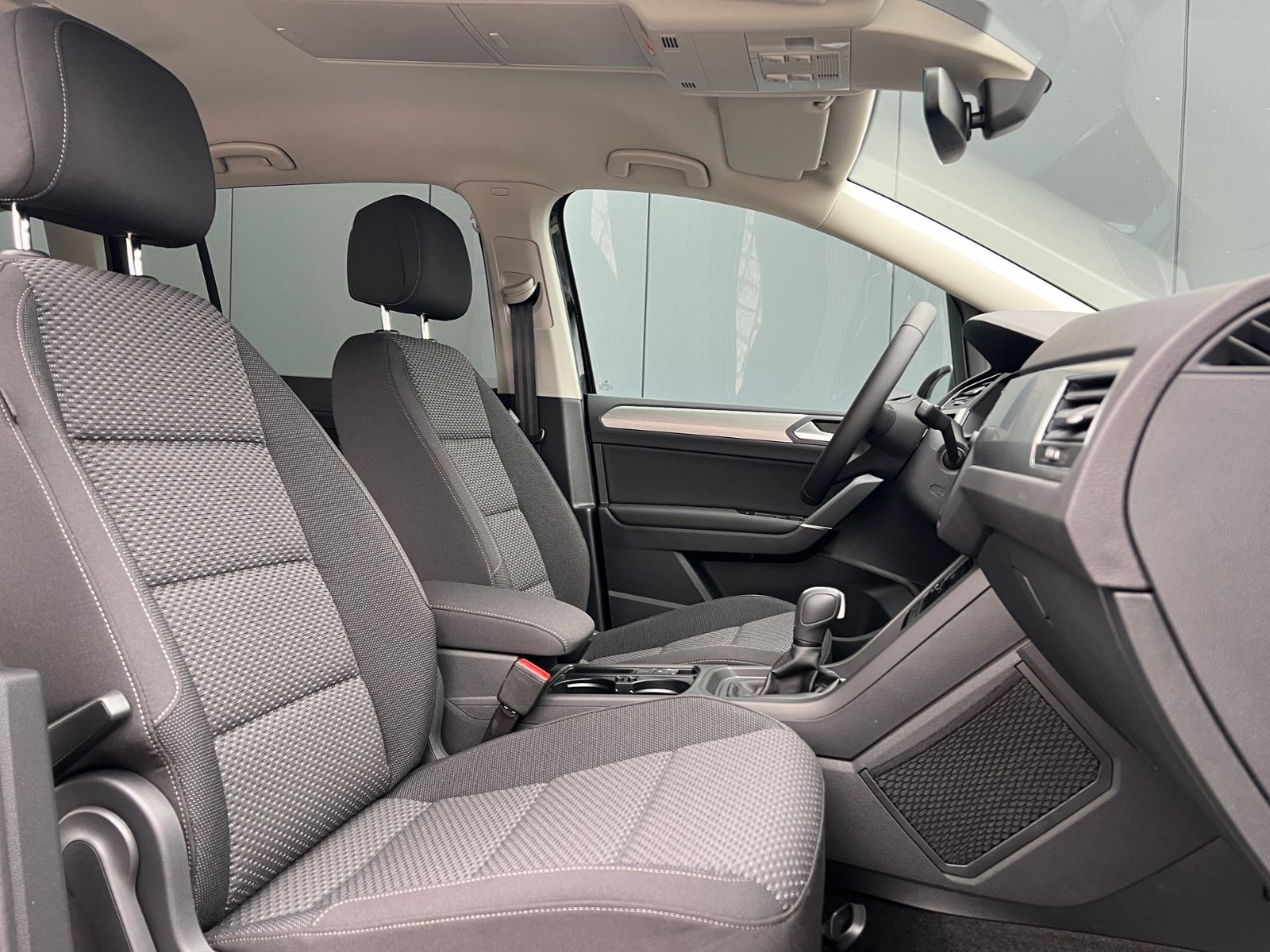 Fahrzeugabbildung Volkswagen Touran Comfortline 1.5 TSI DSG *LED, AHK, 7 Sitz