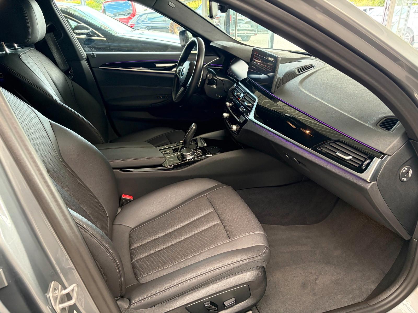 BMW 530d Touring/M-LENKR/LEDER/KAMERA/ACC/KEYLESS