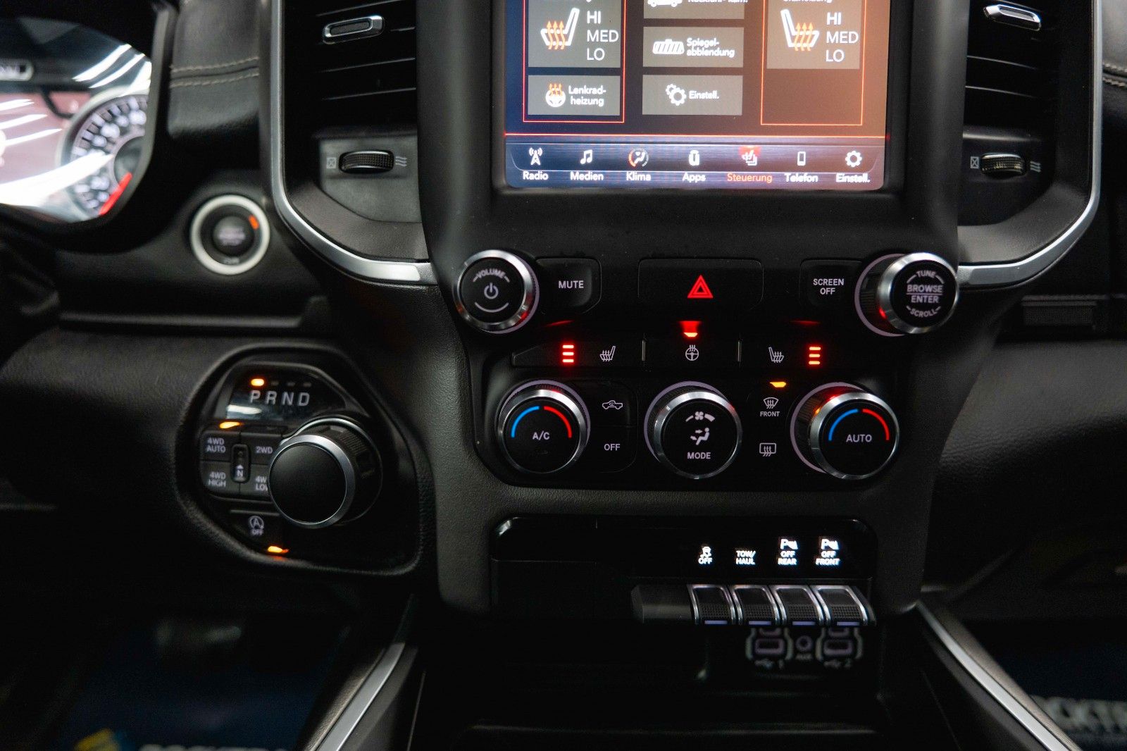 Fahrzeugabbildung Dodge RAM 5.7 V8 HEMI 4x4 OFFROAD Night-Paket *GEN 5*