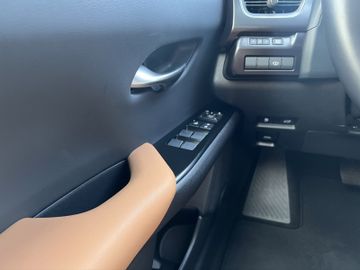 Lexus UX - 12