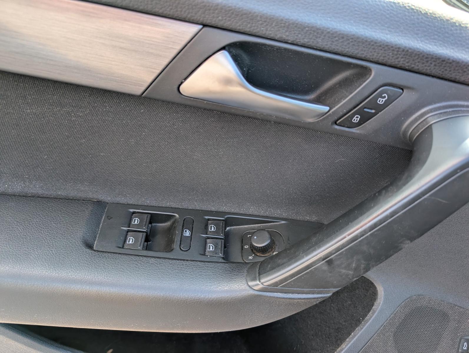 Volkswagen Passat 2015 — photo 19