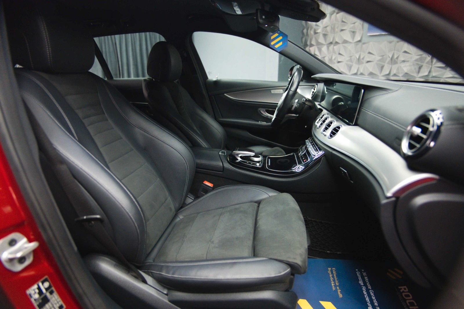 Fahrzeugabbildung Mercedes-Benz E 400d T 4Matic AMG Night-Paket ACC Widescreen