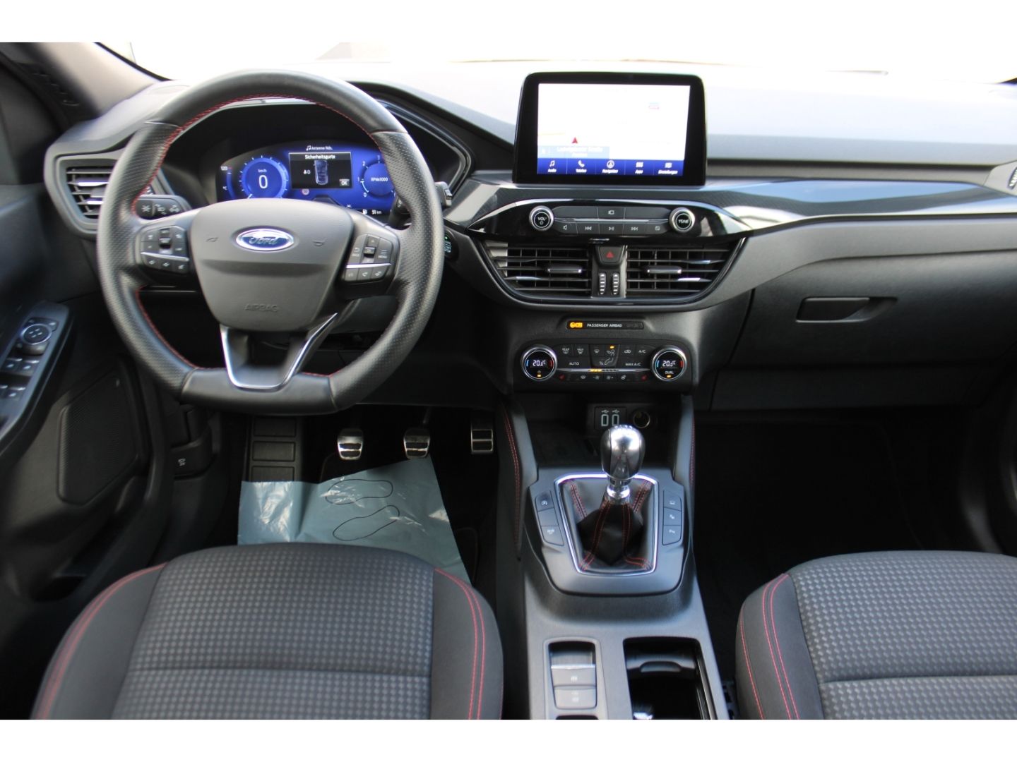 FORD Kuga Hybrid 2.0 EcoBlue ST-Line ACC LED AHK RFK - Image 12