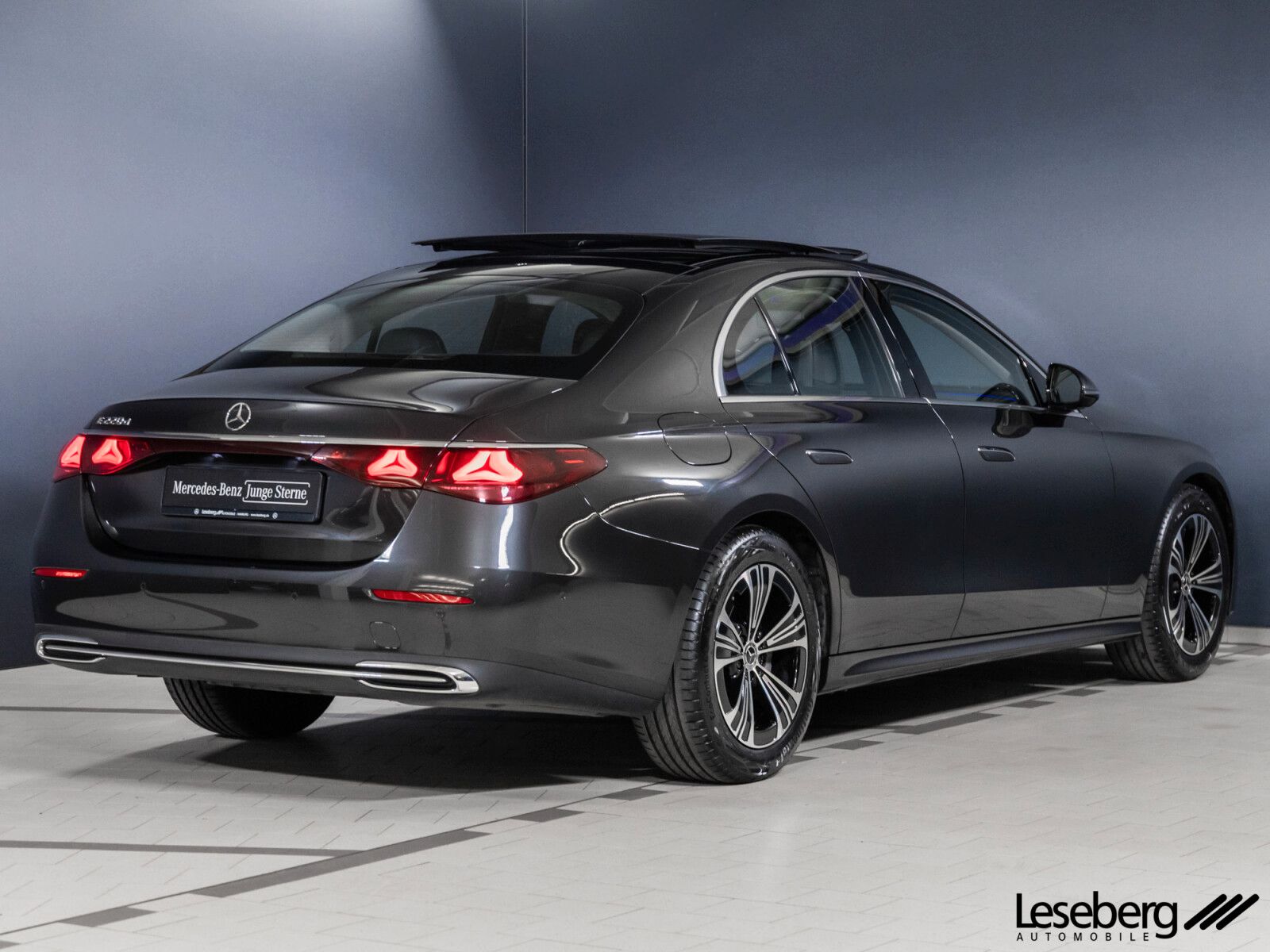 Mercedes-Benz E 220 d Avantg. Adv. Panorama LED Distron Kamera foto 2