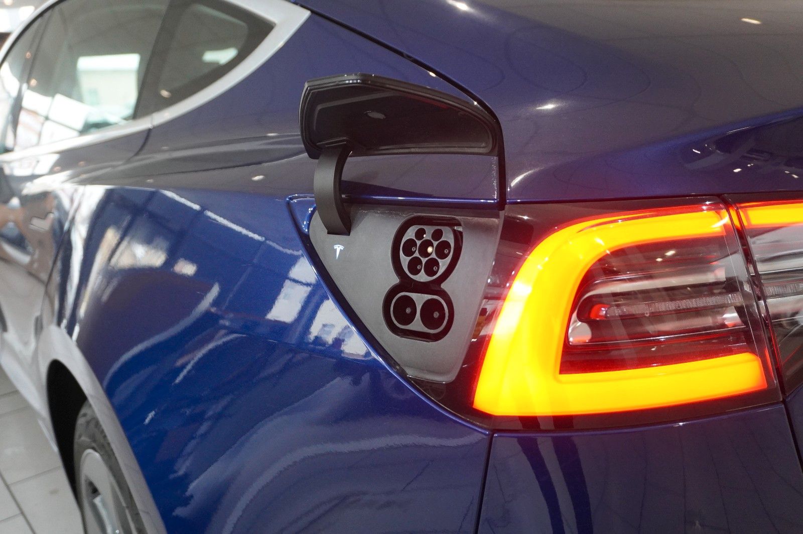 Fahrzeugabbildung Tesla Model 3 Standard Range Plus NAVI/KAMERA/SH/PANO