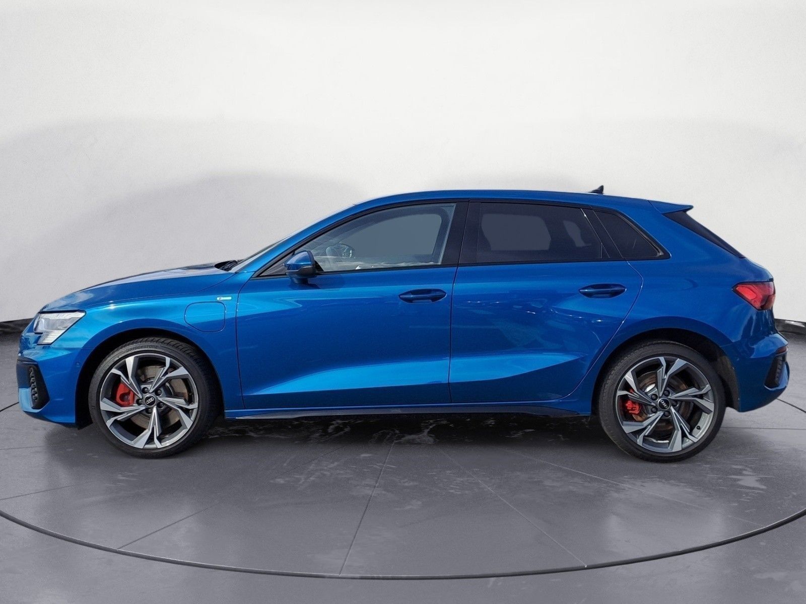 Audi A3 Sportback 45 TFSIe S-tronic S-Line HUD Navi imagem 3