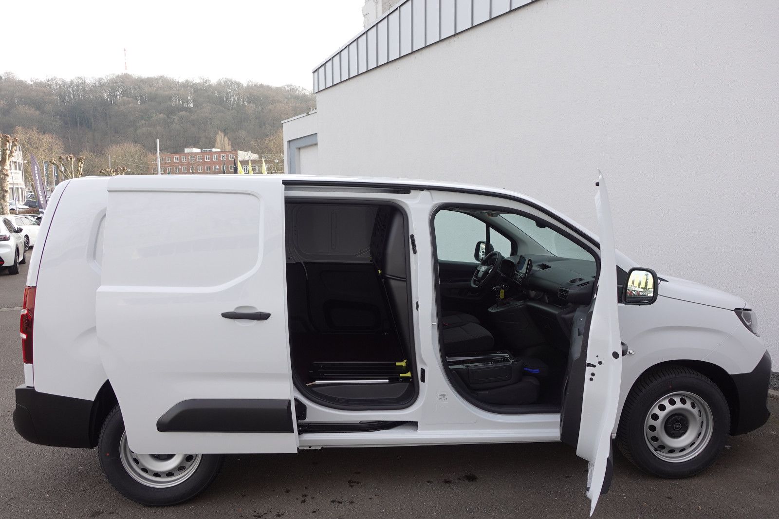 Fahrzeugabbildung Opel Combo Cargo XL erhöhte Nutzlast - Allwetter