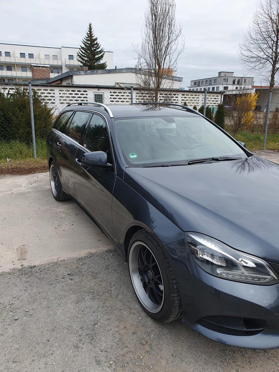 Mercedes-Benz E 220 CDI T Standard