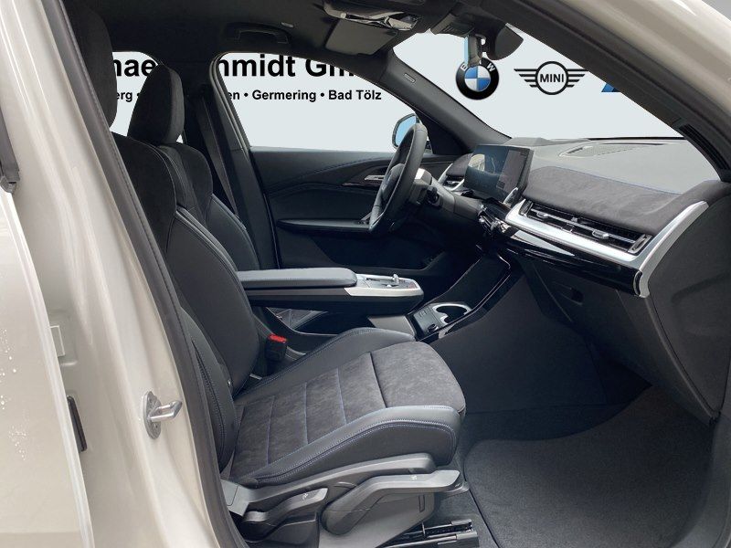 BMW iX2 - Bild 11