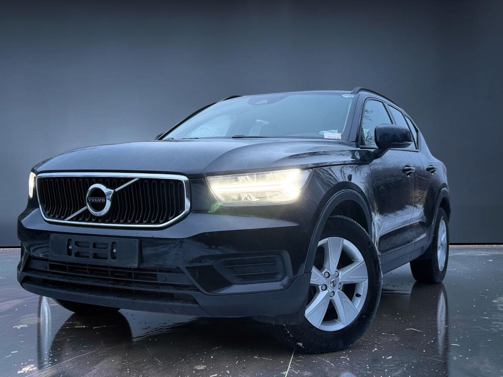 Volvo XC 40 XC40 Momentum Core 2WD imagem 3