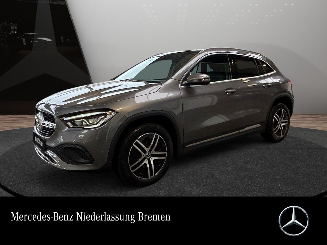 MERCEDES-BENZ GLA 200 4M Progr OFF-ROAD/Kam/Pano/LED/Ambi/AHK