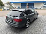 Audi A4 Avant 2.0TDI Attraction quattro/S-line - Audi A4 mit Diesel-Antrieb: Kombi, Automatik, 2.0