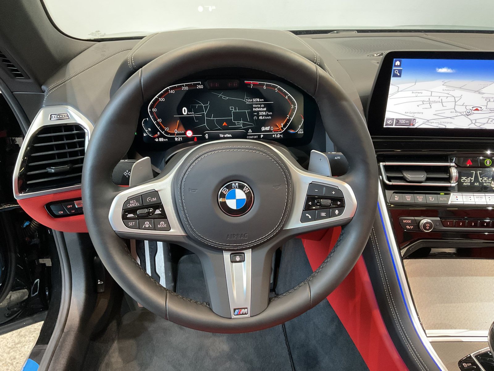Fahrzeugabbildung BMW 840i M Sportpaket Pro Standheizung B&W Surround