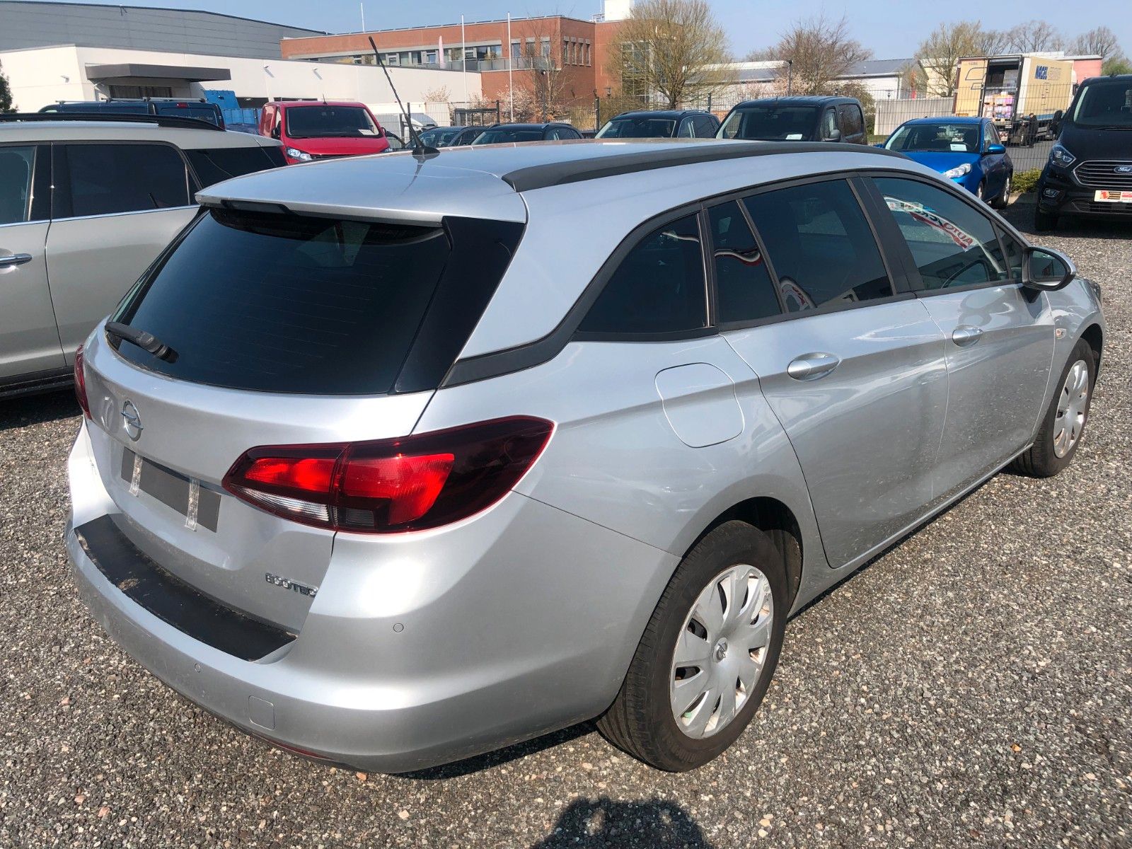 Fahrzeugabbildung Opel Astra K SportsTourer Business Unfall Fahrerseite