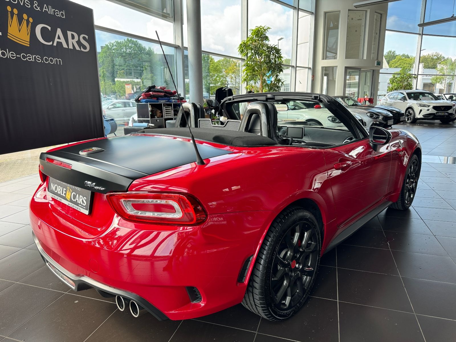 Fahrzeugabbildung Abarth 124 Spider Turbo Turismo LEDER BOSE NAV