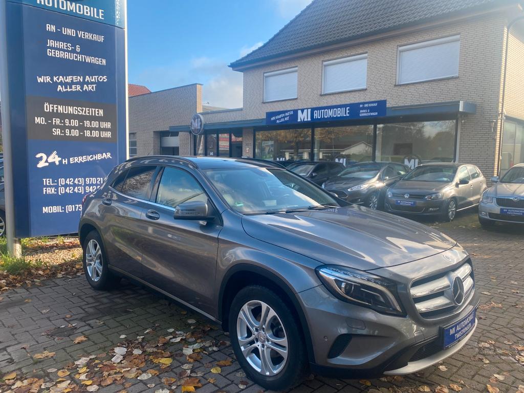 Mercedes-Benz GLA 220