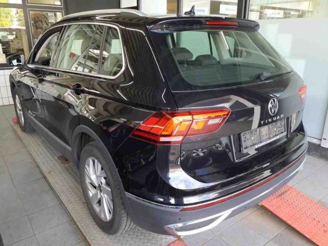 Tiguan 2.0 TDI DSG Elegance ALLRAD+PANO+STAHZ.+A