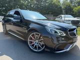 Mercedes-Benz E 63 S AMG 4Matic+Panorama+Harman Kardon+Scheckh - gebrauchte Mercedes-Benz E 63 AMG aus dem Jahr 2015
