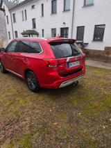 Mitsubishi Plug-in Hybrid Outlander 2.4 MIVEC PLUG-IN H... - rote Mitsubishi Plug-in Hybrid Outlander