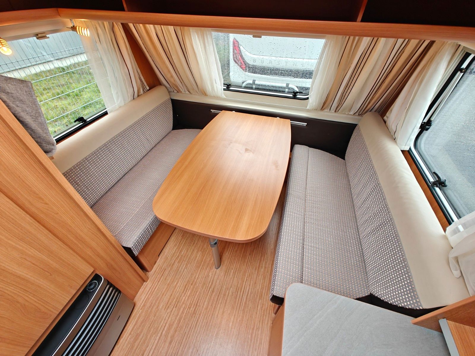 Fahrzeugabbildung Knaus Sport 400 LB - Doppelbett/Sitzgruppe, Superb -