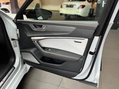 AUDI RS6 4.0 TFSI*EXCLUSIVE*PANO*MASSAGE*B&O*AHK*HEAD