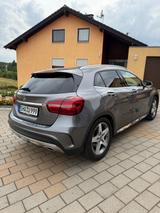 Mercedes-Benz GLA 250 DCT - AMG Line - Mercedes-Benz GLA 250 von privat