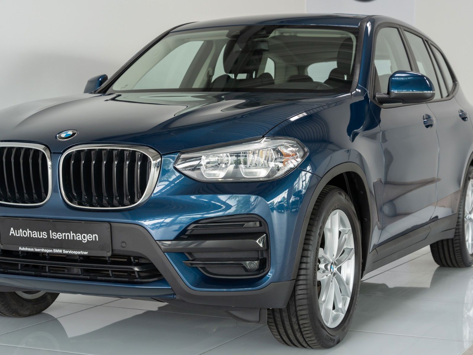 Fahrzeugabbildung BMW X3 xD20d DriveAssist LED HiFi Navi MSport 19Zoll