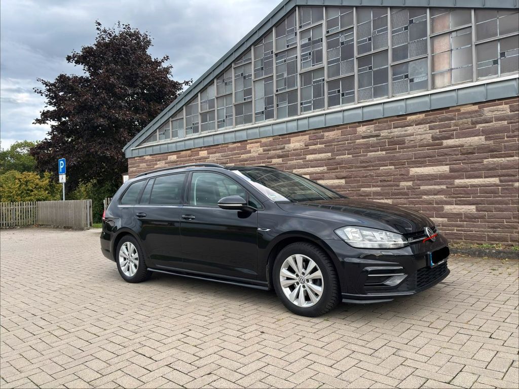 Image of Volkswagen Golf