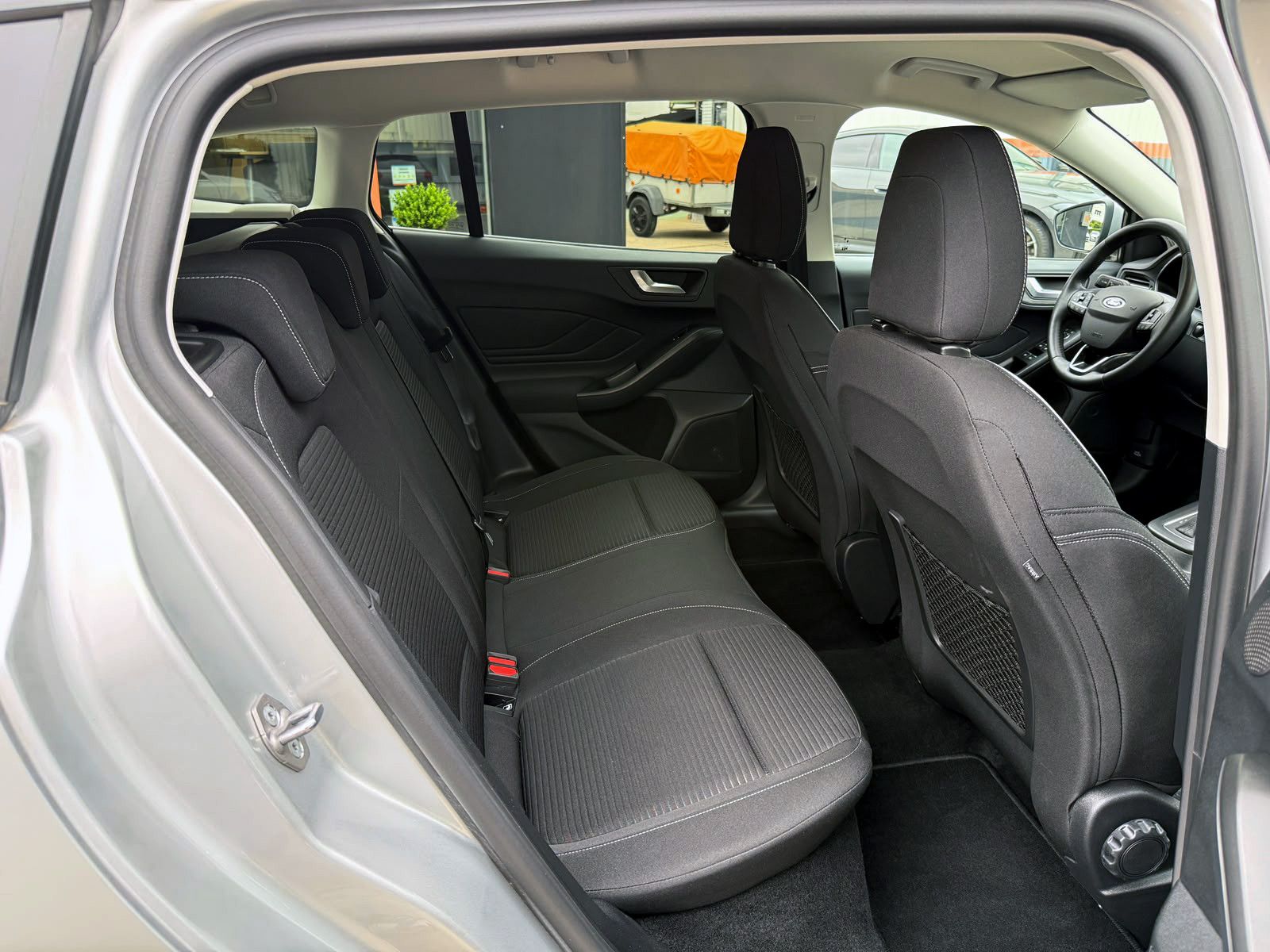 Fahrzeugabbildung Ford Focus Turnier 1.0 EB Titanium AHK ACC KAM B&O BT