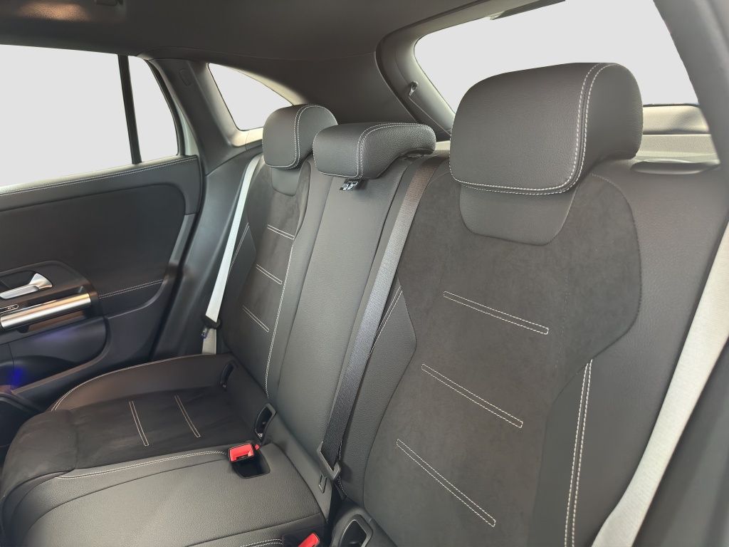 Fahrzeugabbildung Mercedes-Benz GLA 200 AMG Line*NightPaket*MULTIBEAM LED*Kamera