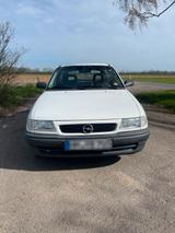 Opel Astra F  sehr gepflegt, wenig Kilome... - gebrauchte Opel Astra aus dem Jahr 1995