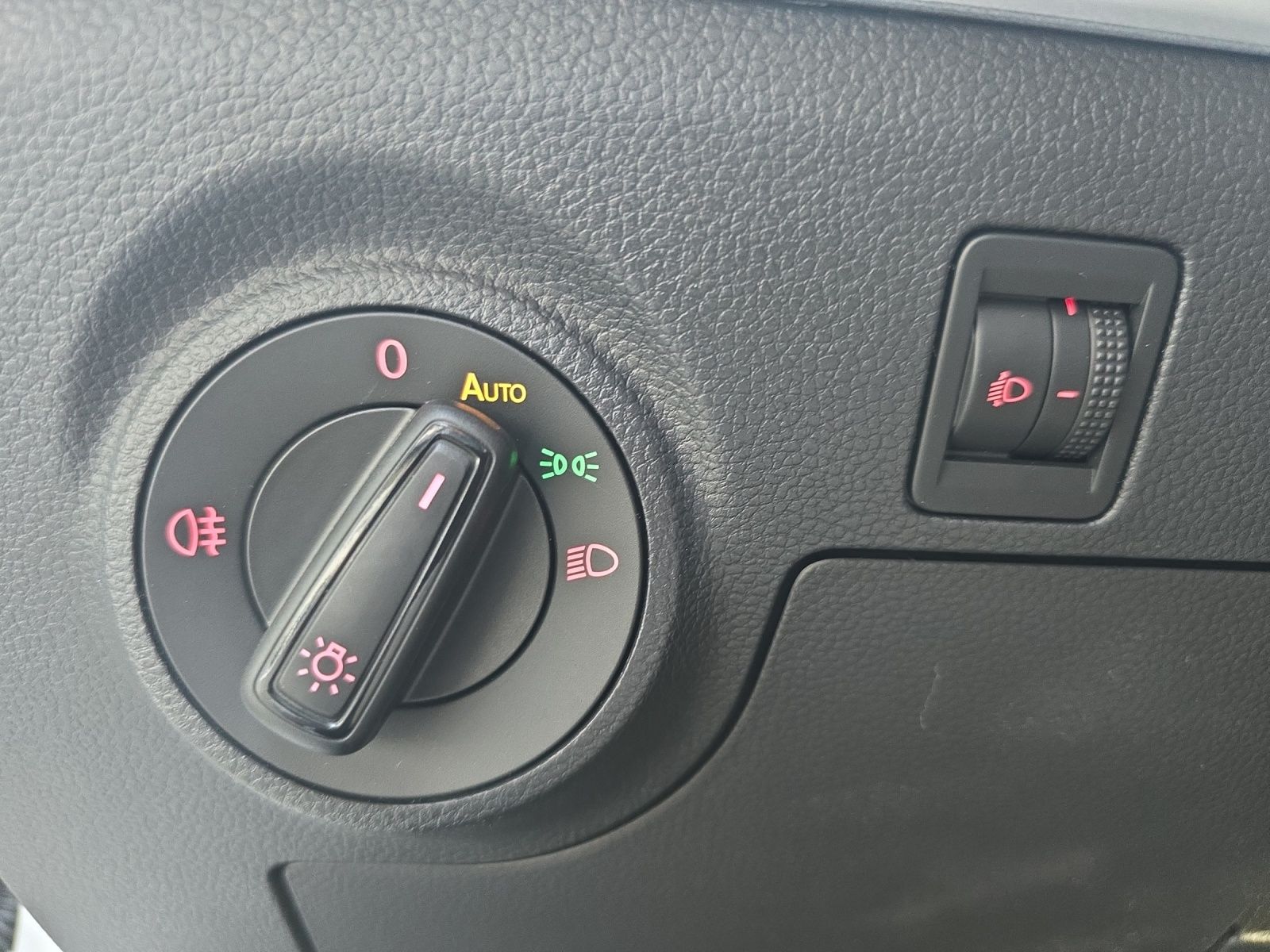 Fahrzeugabbildung SEAT Arona Style Edition 1.0 TSI ACC LED