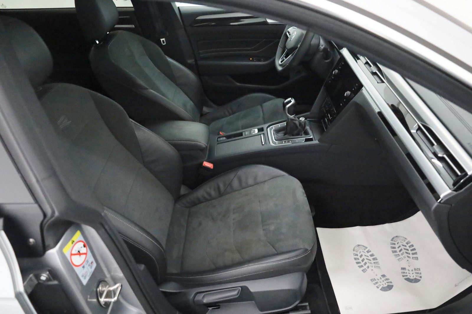 Fahrzeugabbildung Volkswagen Arteon SB R-LINE TLeder,Navi,LED,Panorama,el.AHK