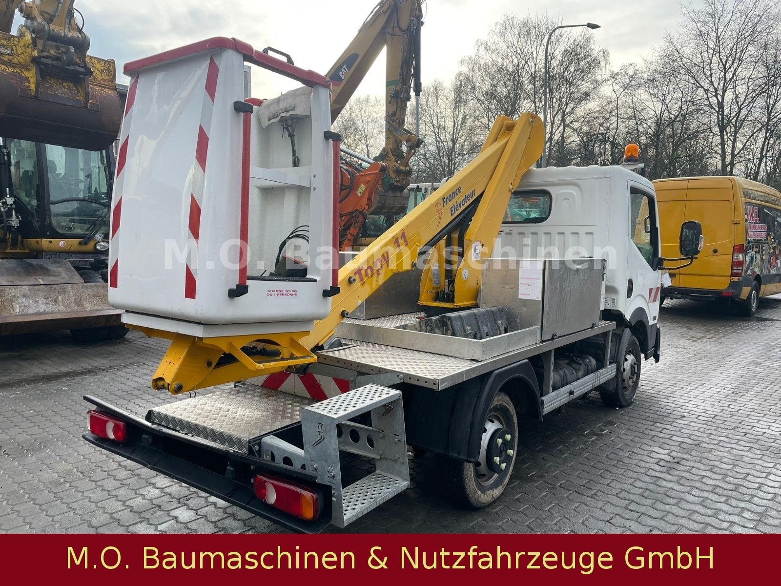 Fahrzeugabbildung Nissan Cabstar Topy 11 /  11 Meter/Motorschaden