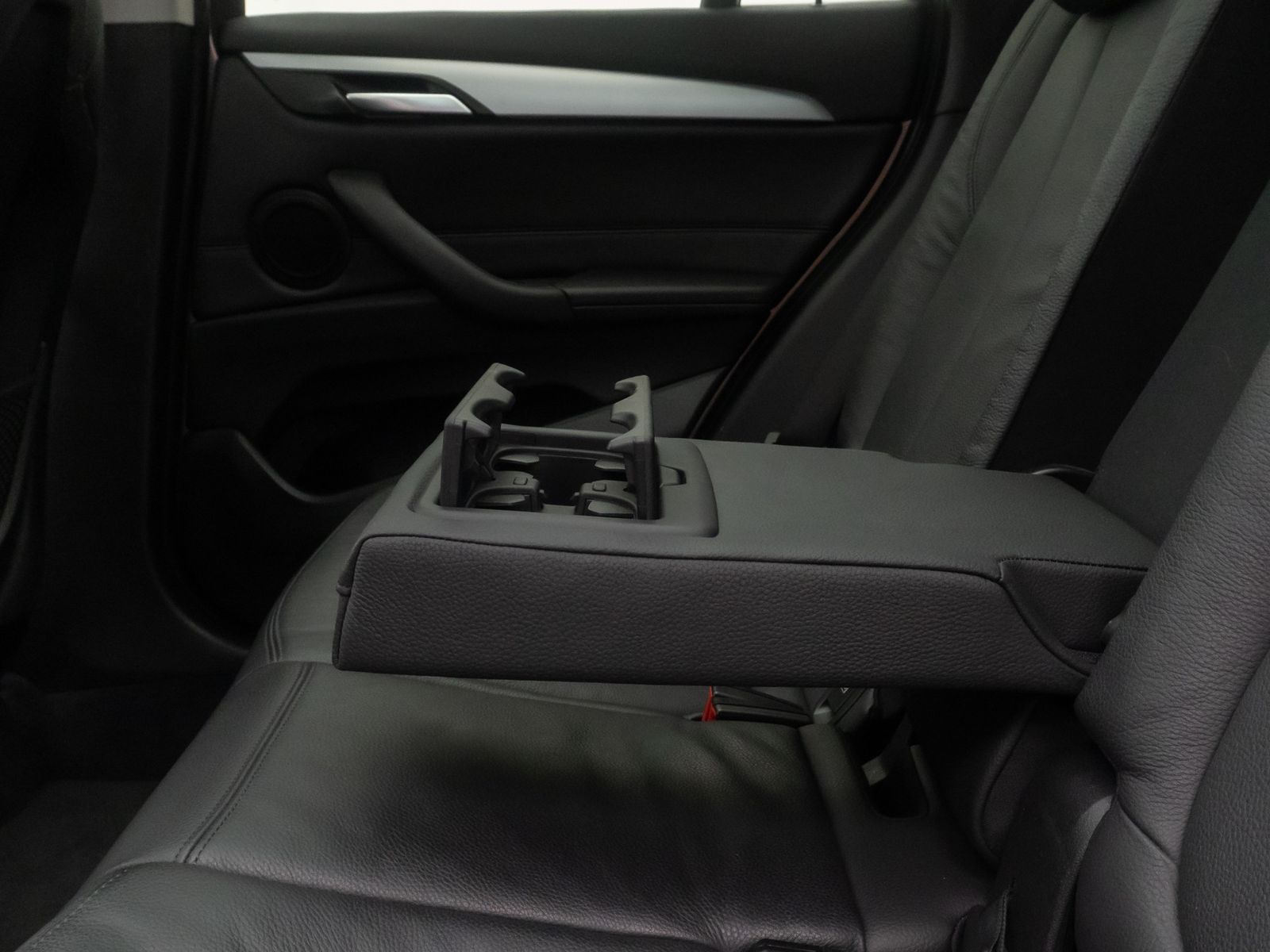 Fahrzeugabbildung BMW X1 xD18d Panorama Kamera DAB HiFi MSport Leder