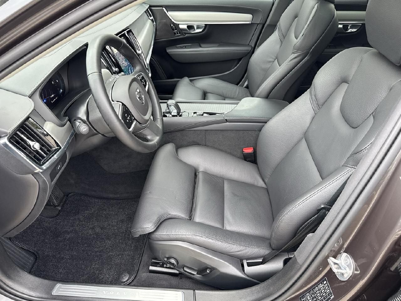 Fahrzeugabbildung Volvo V90 Kombi Ultimate Bright