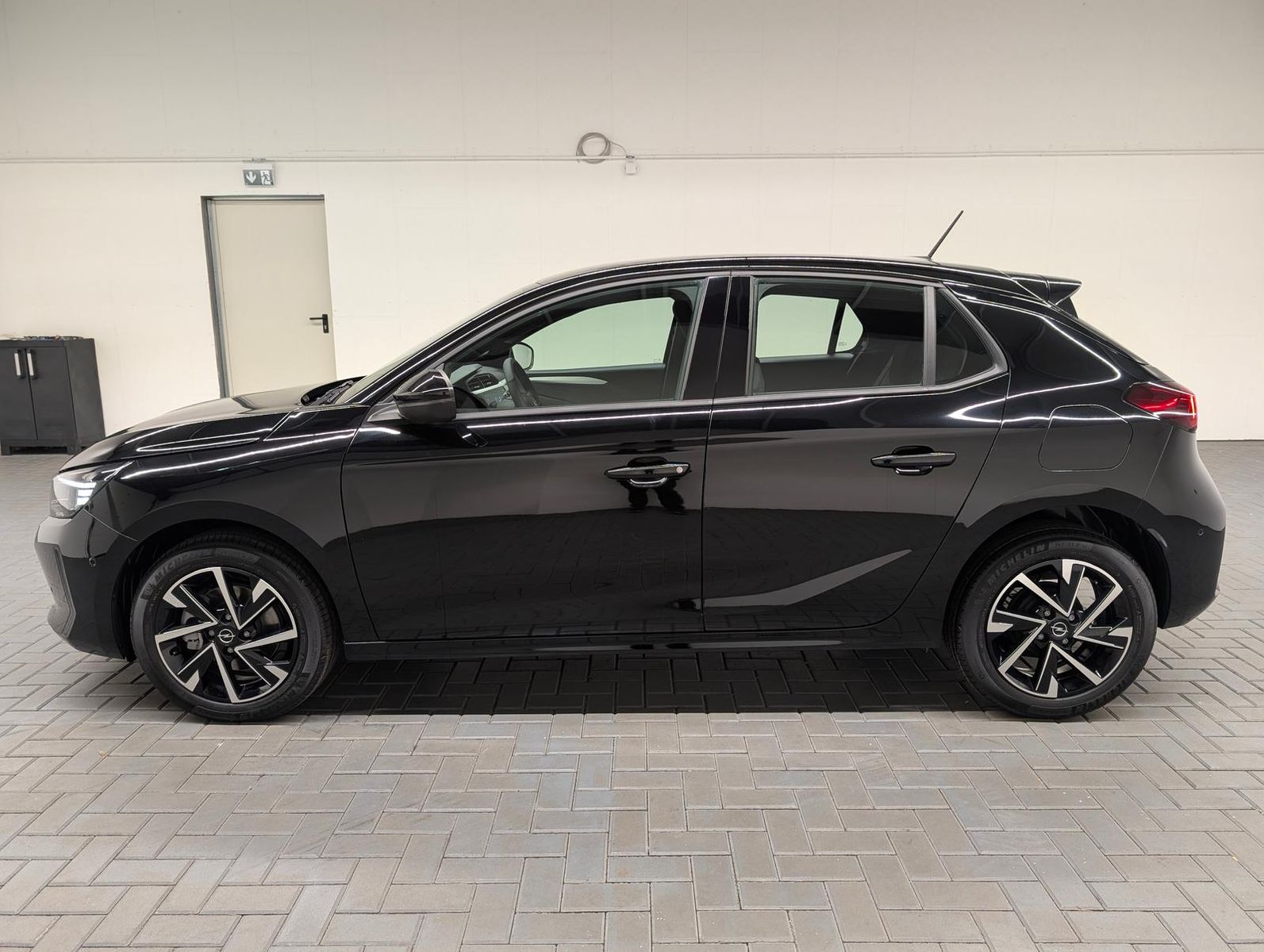 Opel Corsa GS Hybrid LED/SHZ/Kam/App-Link/Tempomat imagem 2