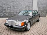 Mercedes-Benz Mercedes Benz W124 300d Diesel Limousine - Mercedes-Benz 300 in Frankfurt (Main)